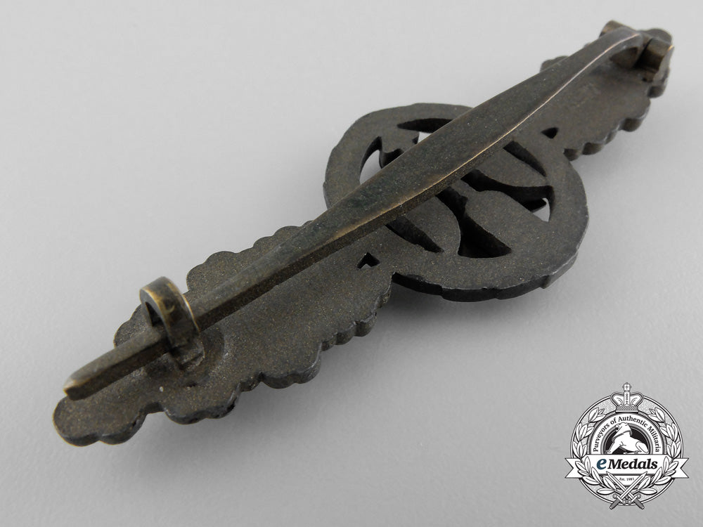 germany,_luftwaffe._a_short_range_night_fighter_clasp,_bronze_grade,_by_g.h._osang_a_0147_1