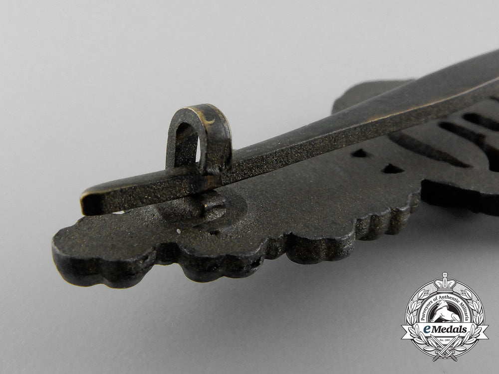 germany,_luftwaffe._a_short_range_night_fighter_clasp,_bronze_grade,_by_g.h._osang_a_0148_1