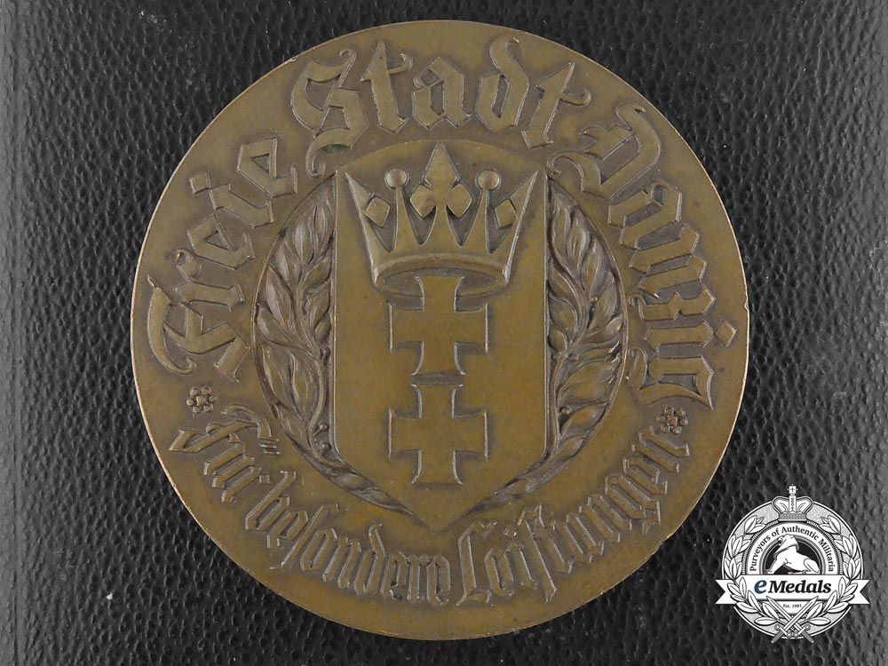 a1933_free_city_of_danzig_medal_for_special_cultural_services_with_case_a_0189_1_1_1