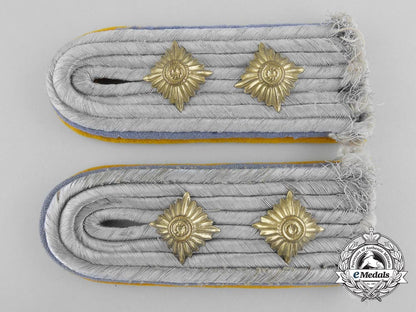 a_set_of_flight_reserve_personnel_hauptmann(_captain)_shoulder_board_pair_a_0210_1