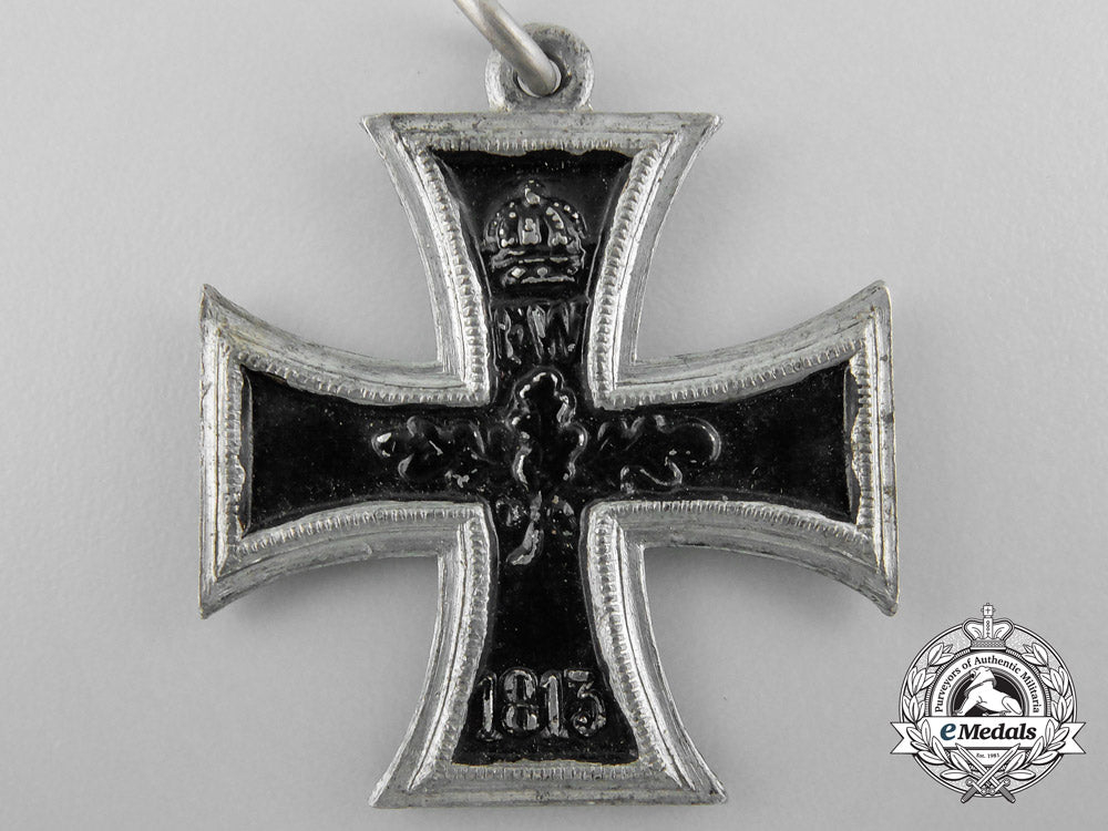 five_first_war_veterans&_commemorative_medals_and_badges_a_0423