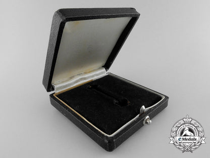 a_war_merit1_st_class_case_in_box_of_issue_by_steinhauer&_lück,_lüdenscheid_a_0547_1