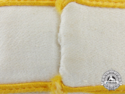 a_tunic_removed_kreta_campaign_cufftitle_a_0565