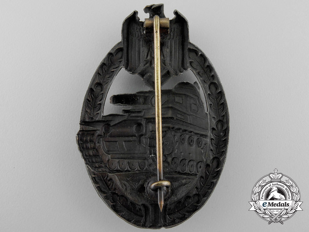 an_early_bronze_grade_tank_badge_a_0573