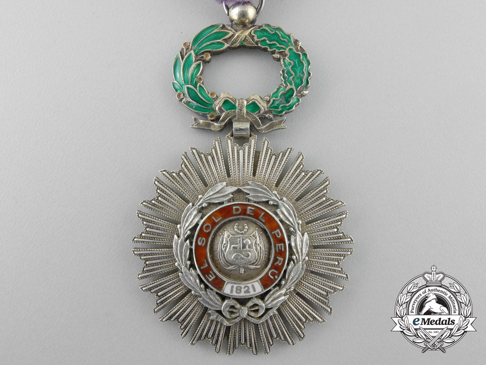 a_peruvian_order_of_the_sun;_knight_with_case_a_0716