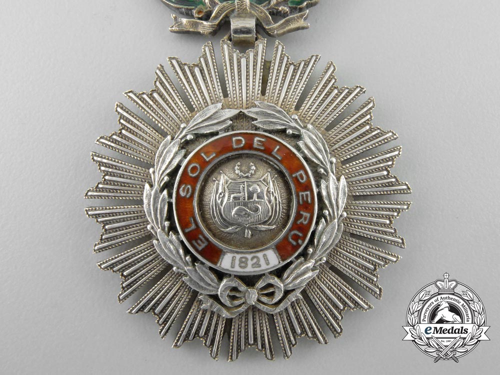 a_peruvian_order_of_the_sun;_knight_with_case_a_0717
