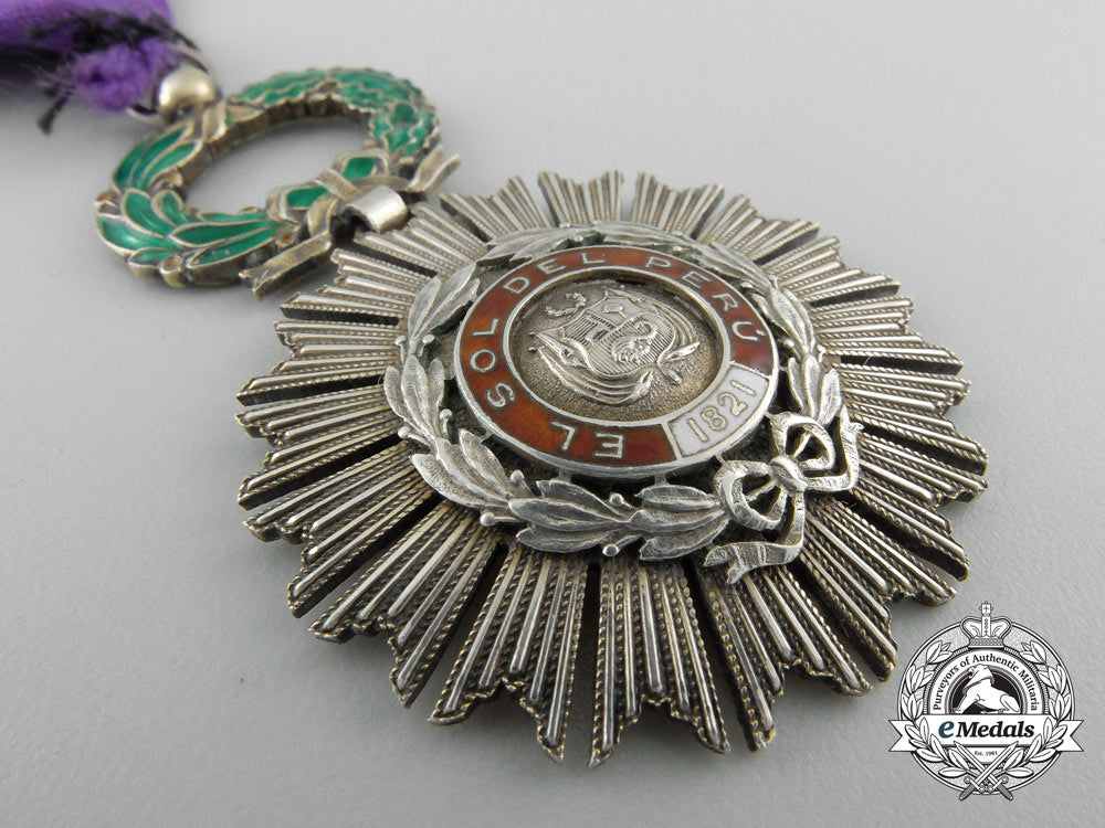 a_peruvian_order_of_the_sun;_knight_with_case_a_0719