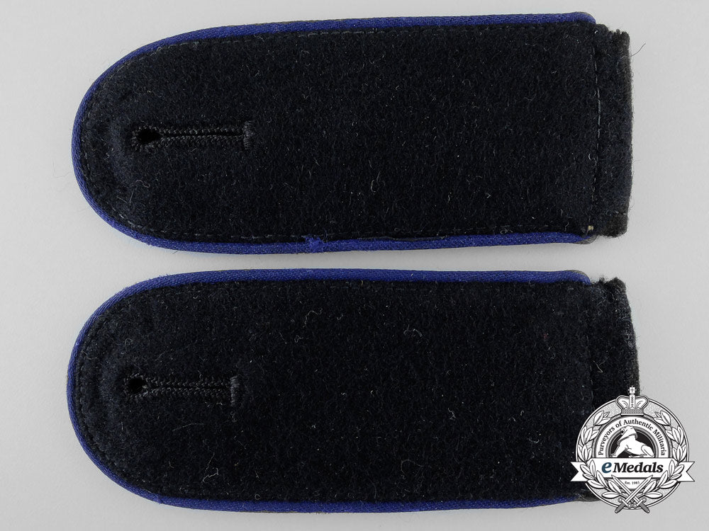 a_set_of_waffen-_ss_enlisted_medical_shoulder_straps_a_0927