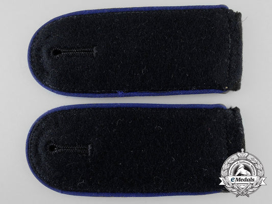 a_set_of_waffen-_ss_enlisted_medical_shoulder_straps_a_0927