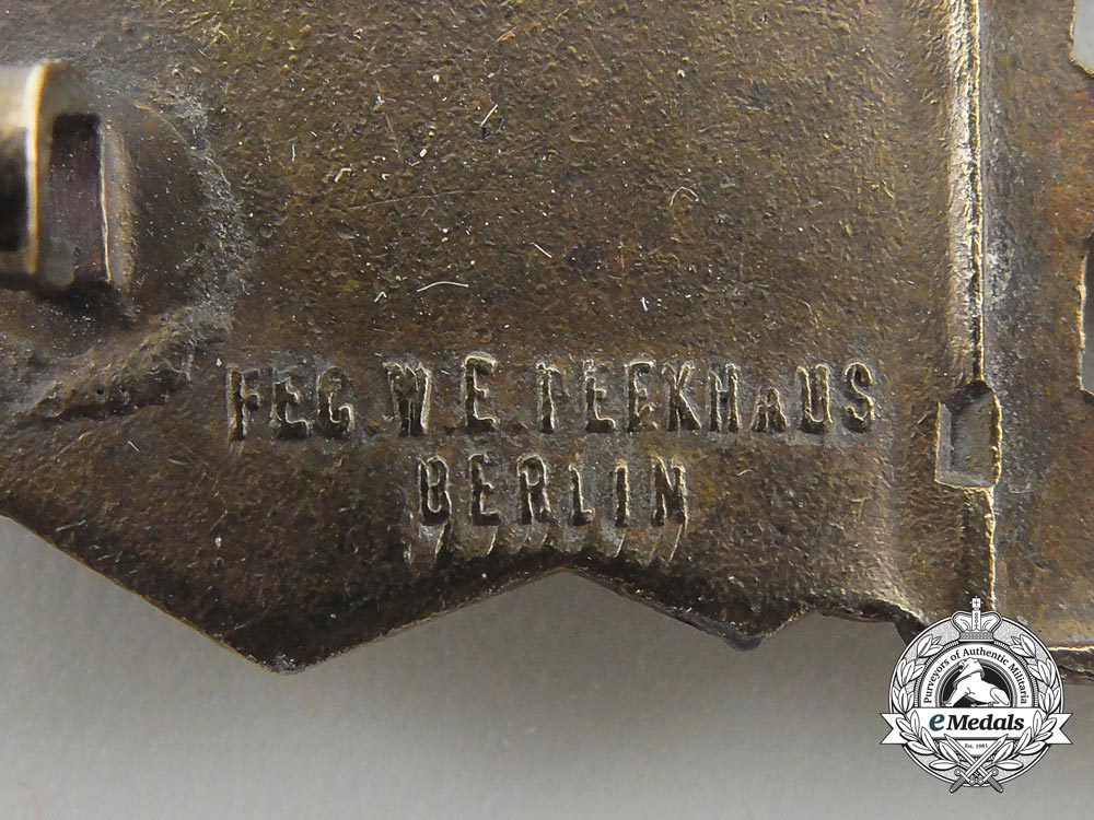 a_bronze_grade_close_combat_clasp_by_c.e.juncker_a_1096_1