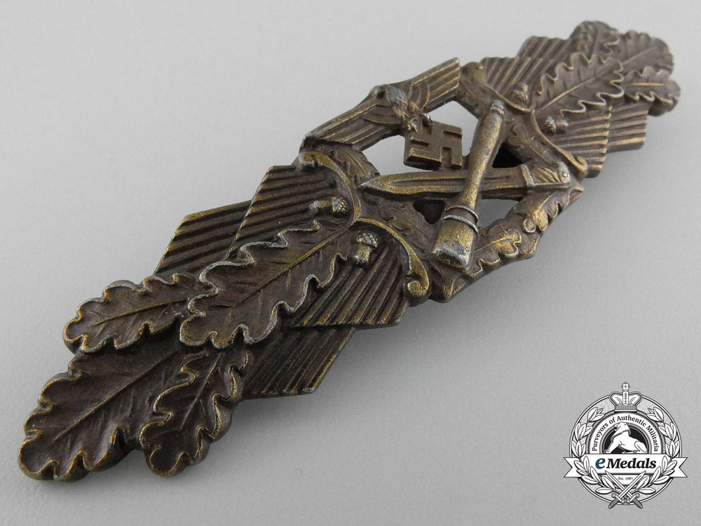 a_bronze_grade_close_combat_clasp_by_c.e.juncker_a_1098_1