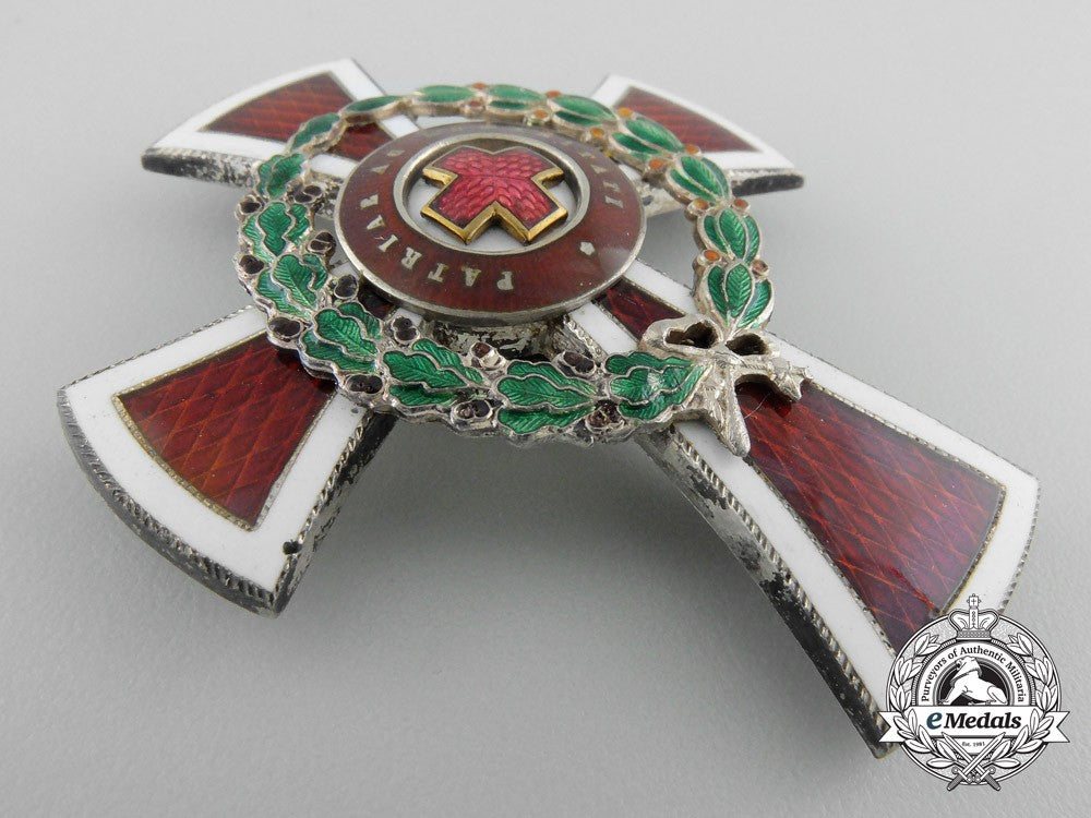 an_austrian_red_cross_officer’s_decoration1864-1914_with_case_a_1159_1
