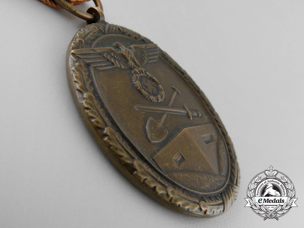a_west_wall_medal_with_packet_a_1212_1