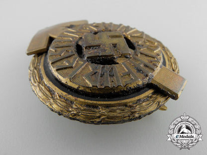 a_hj_leaders_sports_badge;_b_version&_marked_a_1517
