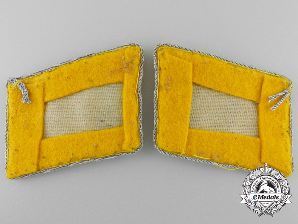a_set_of_luftwaffe_flight_leutnant's_collar_tabs_a_1689