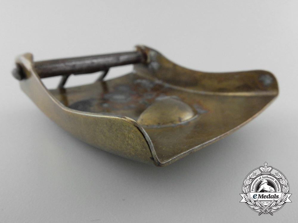 an_sa(_sturmabteilungen)_enlisted_man's_belt_buckle_with_sunwheel_swastika_a_1737