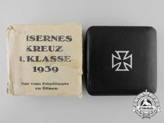 A Case And Outer Cartonage For Iron Cross 1St Cl., Klein & Quenzer