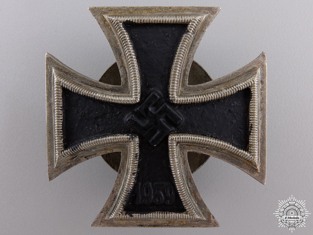 a1939_iron_cross1_st_class;_screwback_by_schauerte&_höhfeld_a_1939_iron_cros_54f9ee4ca6970