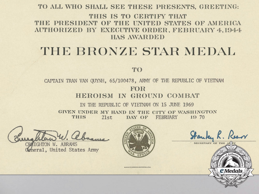 a_bronze_star_to_captain_van_quynh;_vietnamese_army_with_documents_a_2142