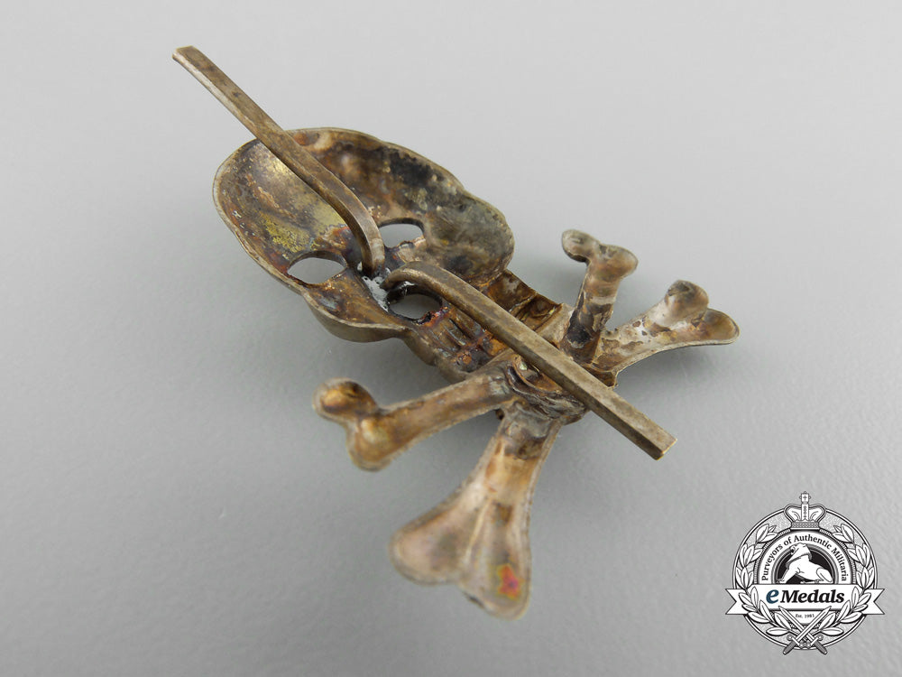 a_braunschweiger_totenkopf(_skull)_officer’s_cap_insignia_for_the_infantry_regiment_nr.92_or_hussars.17_a_2732