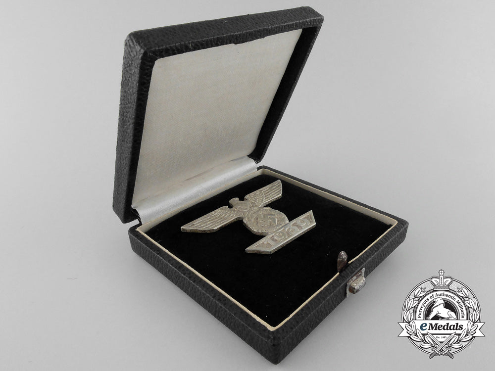 a_clasp_to_the_iron_cross1939_by_b.h._mayer;1_st_class_with_case_a_2770