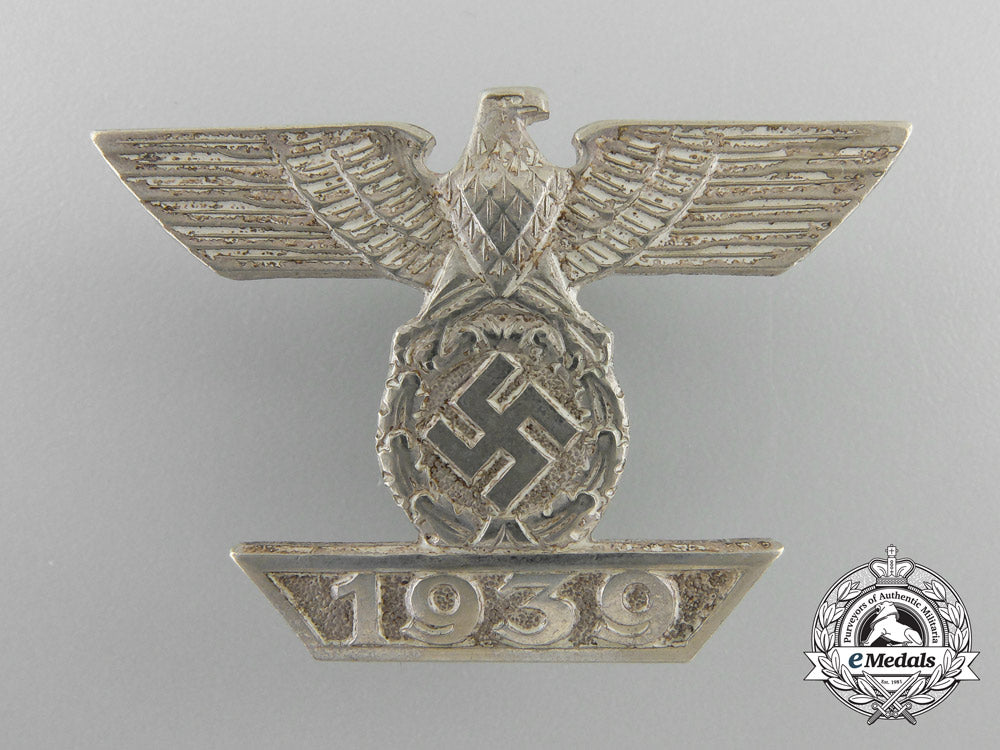 a_clasp_to_the_iron_cross1939_by_b.h._mayer;1_st_class_with_case_a_2771