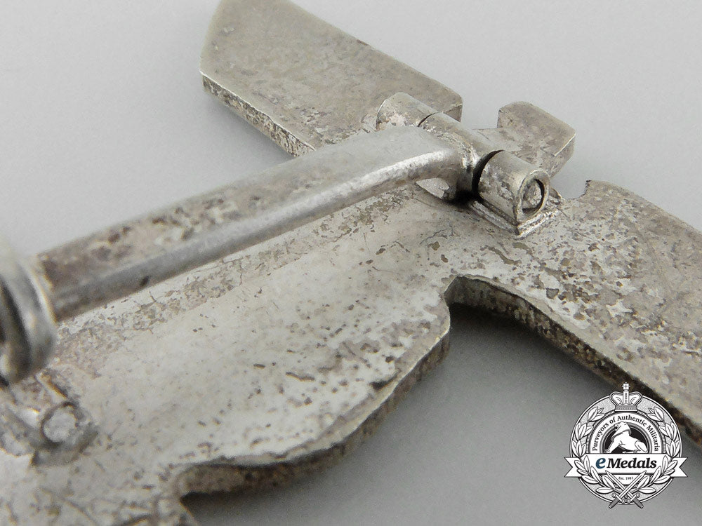 a_clasp_to_the_iron_cross1939_by_b.h._mayer;1_st_class_with_case_a_2776