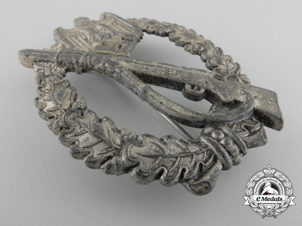 a_silver_grade_infantry_badge_a_3087