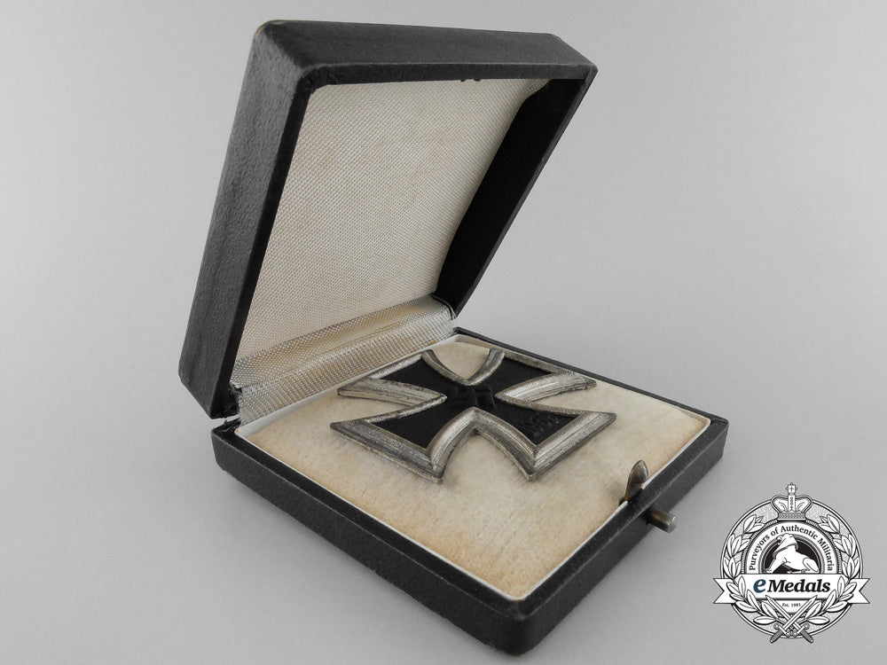 an_iron_cross_first_class1939_by_c._f._zimmermann,_pforzheim_a_3513