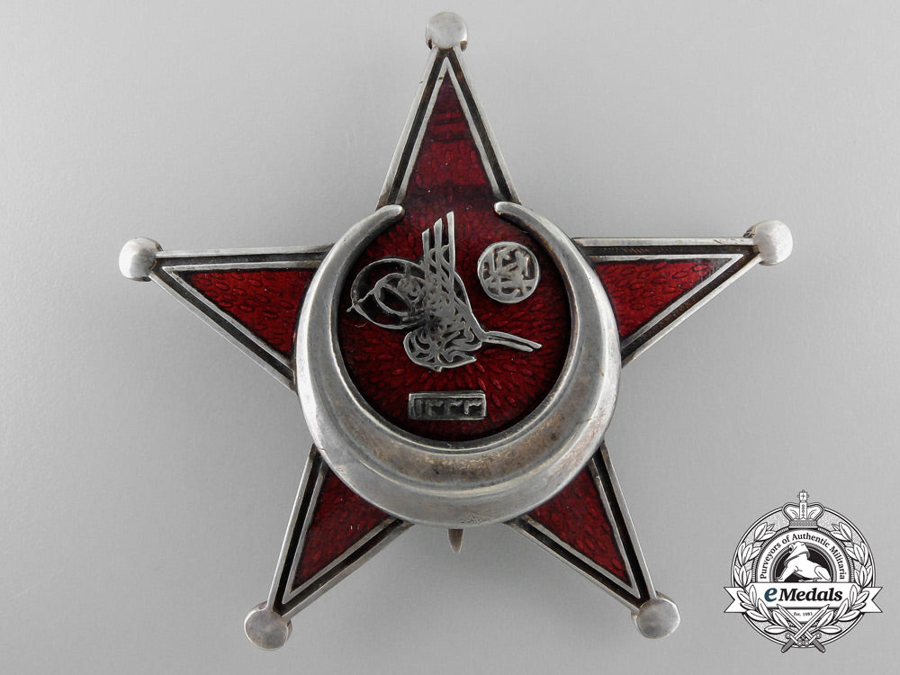 an_oversized1915_turkish_campaign_star(_iron_crescent1915)_with_case_a_3593