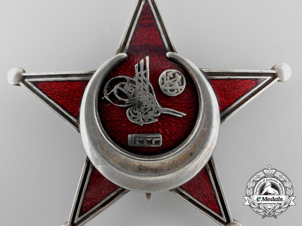 an_oversized1915_turkish_campaign_star(_iron_crescent1915)_with_case_a_3594