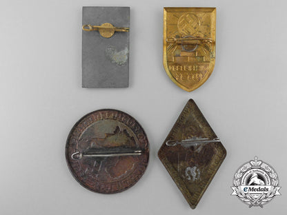 a_lot_of_four_german_tinnies&_badges_a_3659