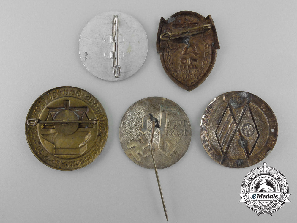 a_lot_of_five_german_tinnies&_badges_a_3663