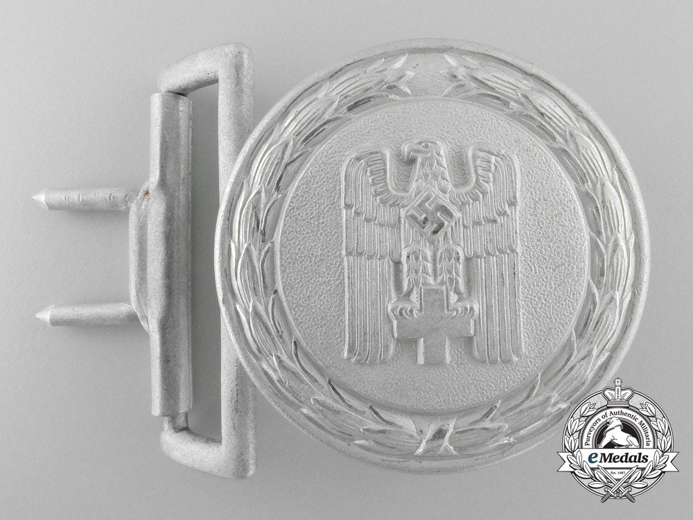 a_red_cross_officer's(_leader's)_belt_with_buckle_in_carrying_case;_published_example_a_3735_1