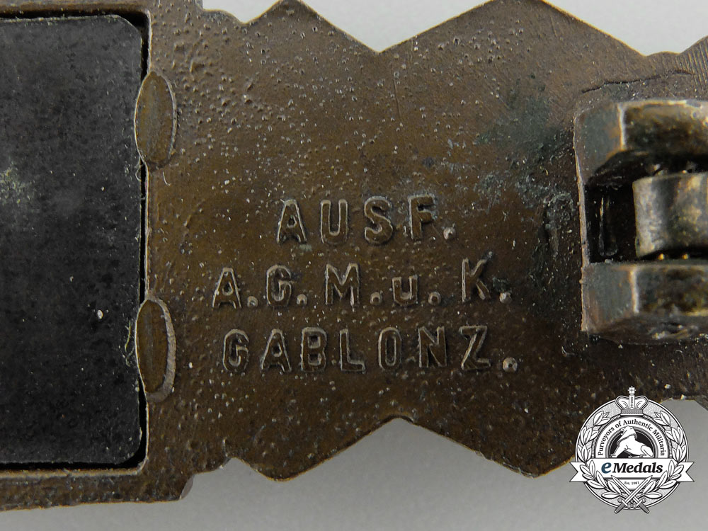 a_mint_bronze_grade_close_combat_clasp_by_a.g.m.u.k._a_4017