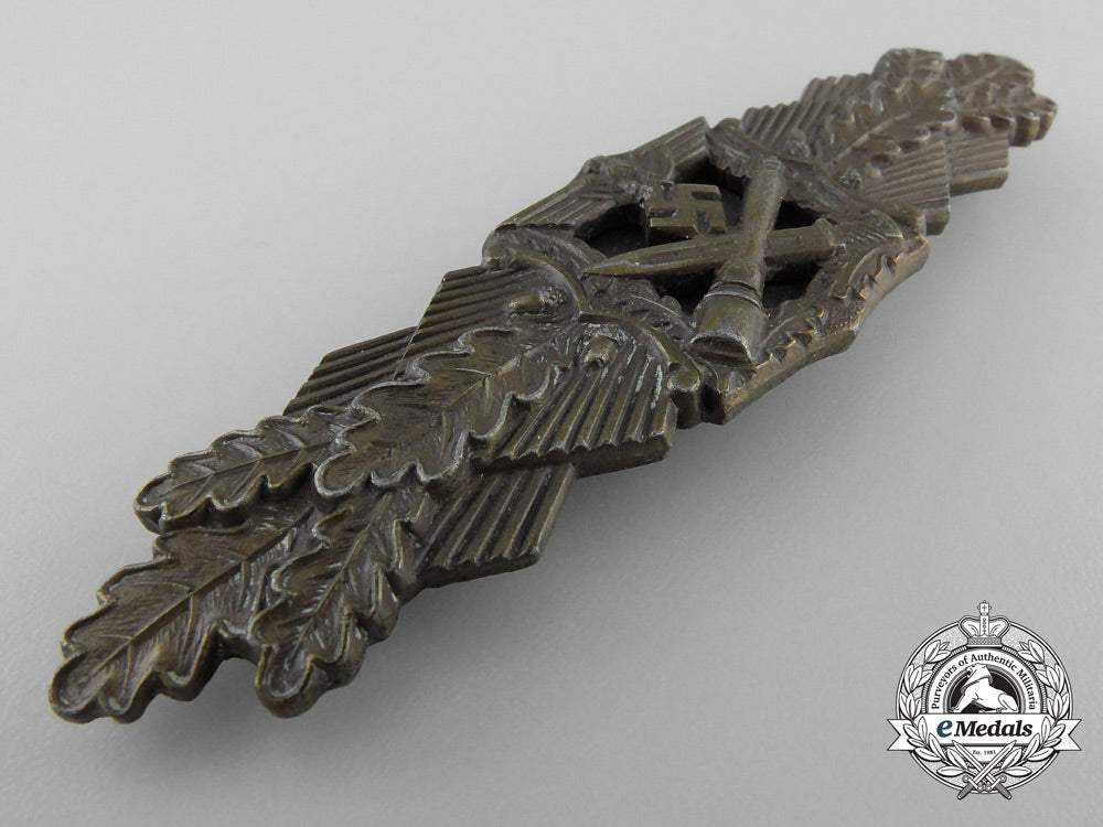 a_mint_bronze_grade_close_combat_clasp_by_a.g.m.u.k._a_4018