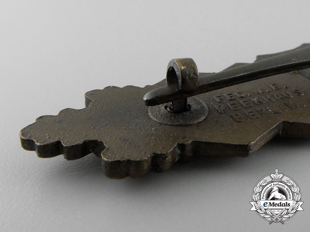 a_mint_bronze_grade_close_combat_clasp_by_a.g.m.u.k._a_4020