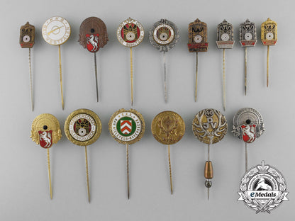 germany._a_lot_of_fifteen_shooting_award_pins&_badges_a_4743