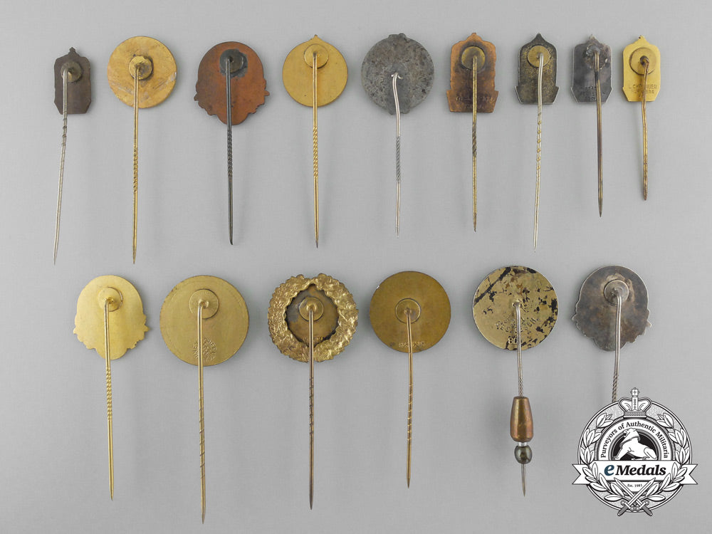 germany._a_lot_of_fifteen_shooting_award_pins&_badges_a_4744