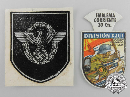 two_paper_insignia_a_4804