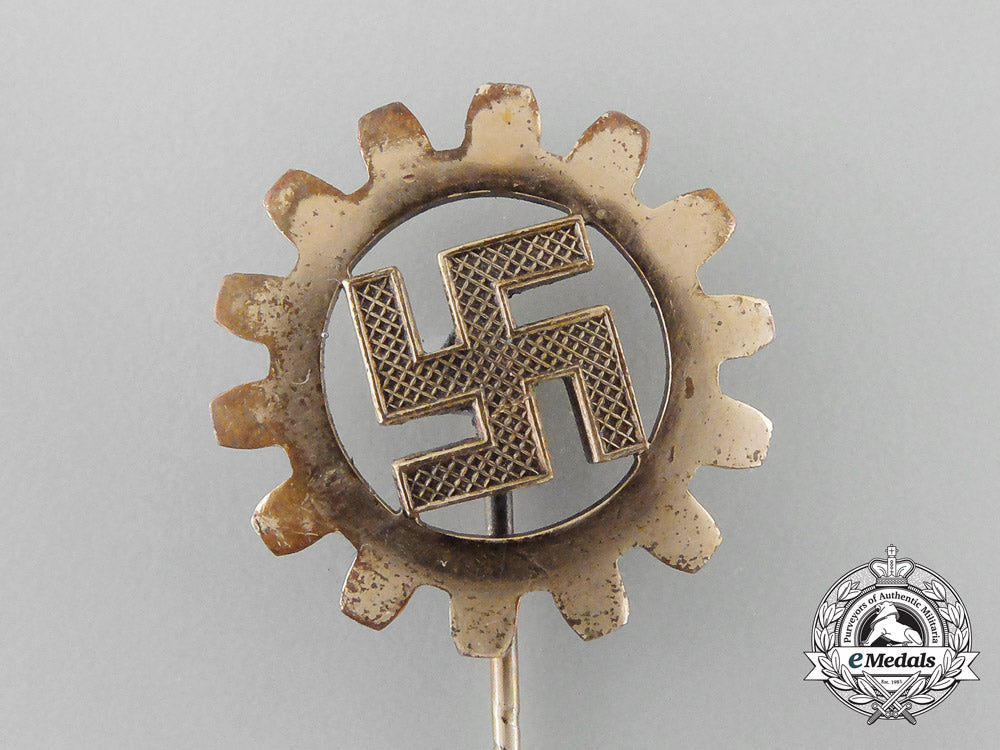 a_deutsche_arbeits_front_honor_pin_in_gold_with_case_a_4867