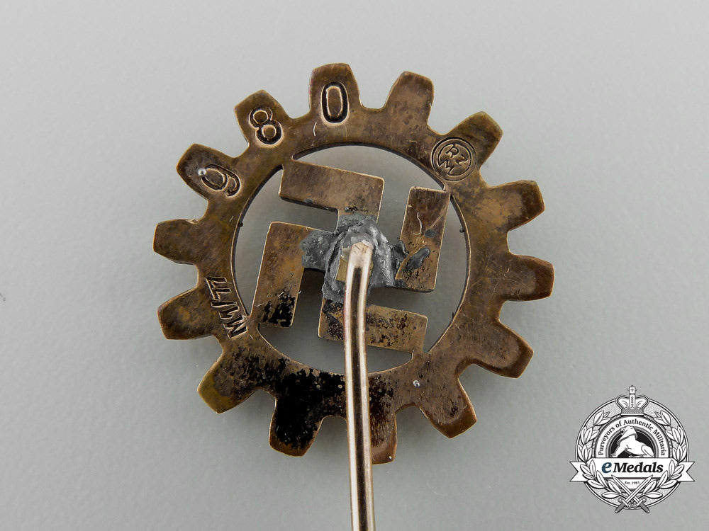 a_deutsche_arbeits_front_honor_pin_in_gold_with_case_a_4868