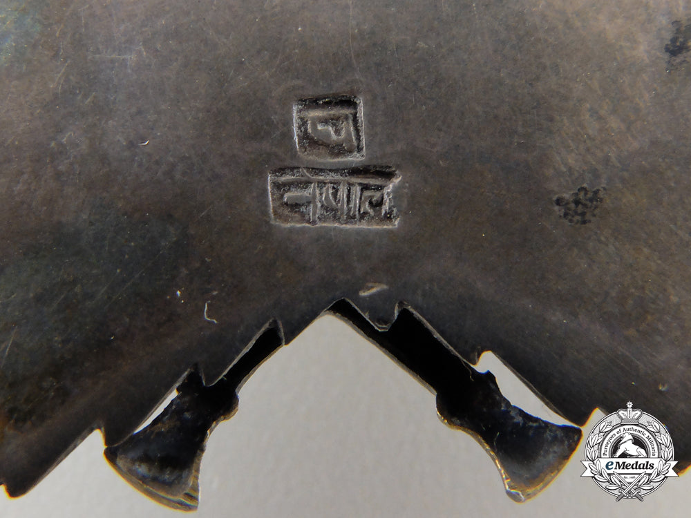 a_nepalese_order_of_gurkha_dakshin_bahu;4_th_class_neck_badge_a_499