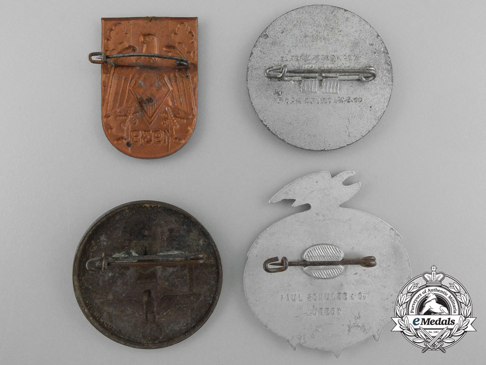 germany,_third_reich._a_pair_of_tinnies&_badges_a_5017