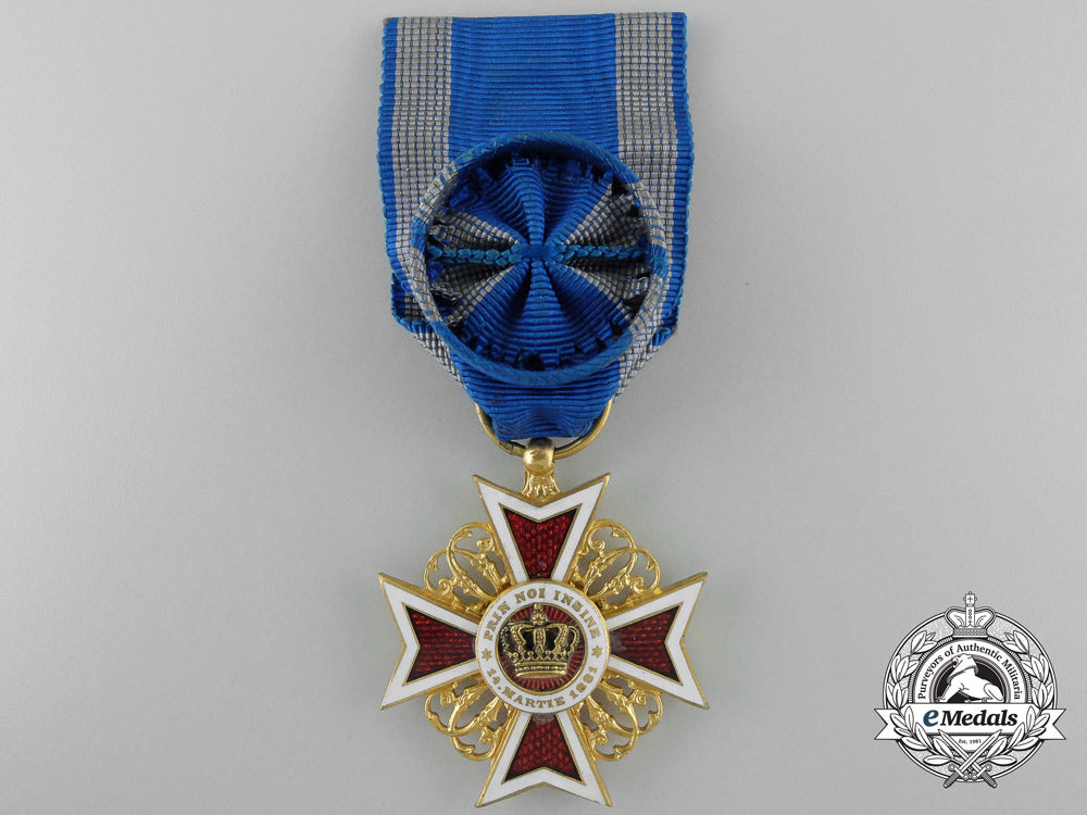 an_order_of_the_romanian_crown;_officers_cross1881-1932_with_case_a_5135