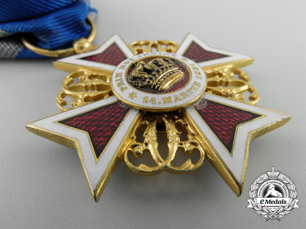 an_order_of_the_romanian_crown;_officers_cross1881-1932_with_case_a_5139