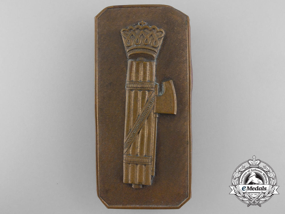 a_second_war_period_italian_fascist_badge_by_johnson,_milano_a_5403_1_1