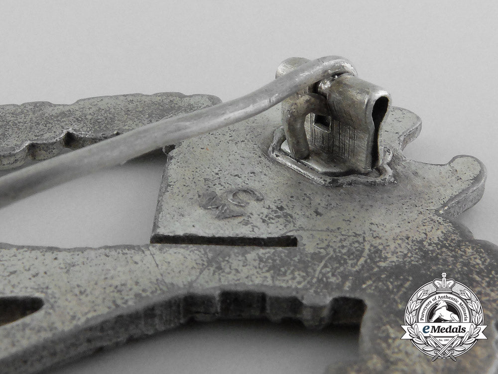 a_silver_grade_infantry_badge_by_carl_wild,_hamburg_a_6484