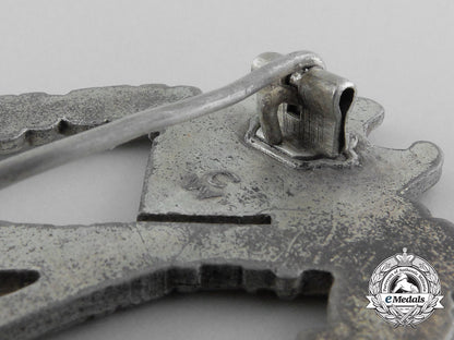 a_silver_grade_infantry_badge_by_carl_wild,_hamburg_a_6484