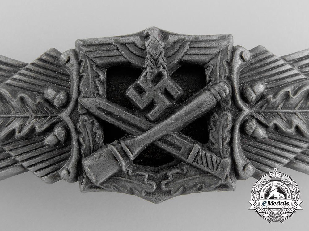 a_bronze_grade_close_combat_clasp_by_friedrich_linden,_lüdenscheid_a_6729